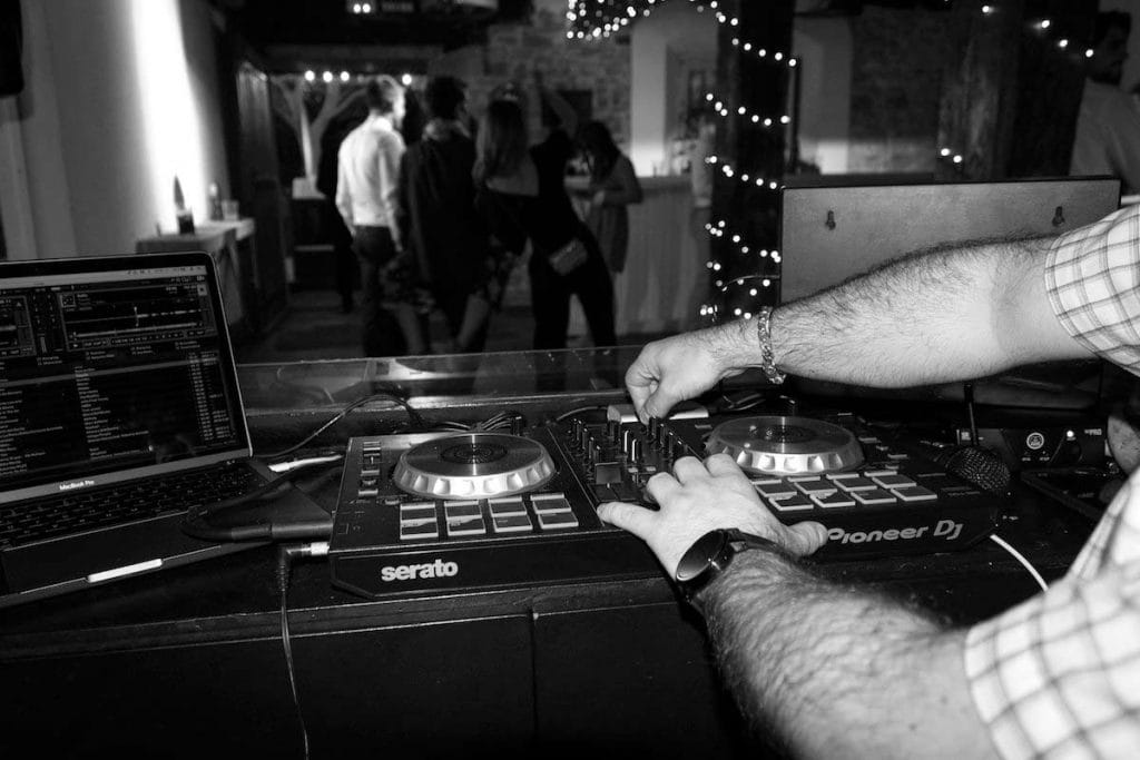 67. Trucos en WordPress, Elementor 2.7 GPL y agendas apretadas 8 Dj Elías en una boda en Bilbao
